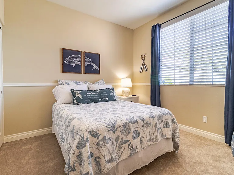 39786 Naples Dr — Photo 16