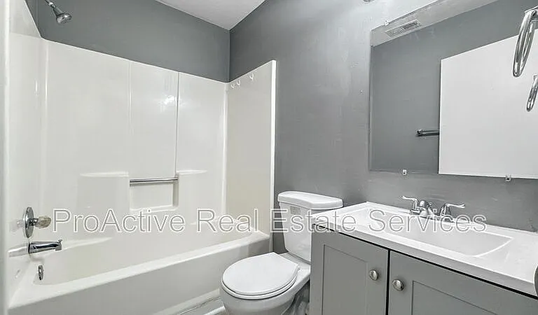 1100 Wilson Rd #7 — Photo 6