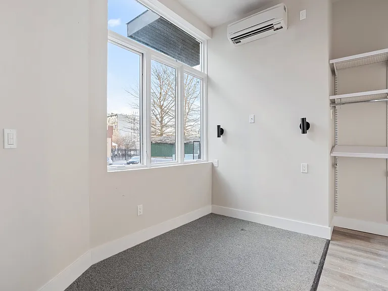 61 Delmonico Pl #1B — Photo 14