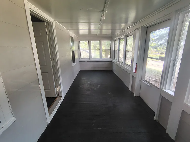 3016 School St — Photo 2