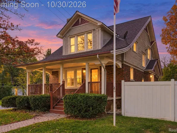 15941 Farmington Rd, Livonia, MI 48154