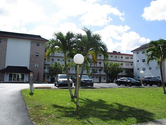 3rd image of 4140 NW 44th Ave APT 402