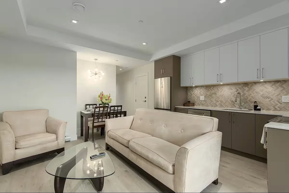 2 bed, 700 sqft, $2,850 — Photo 2