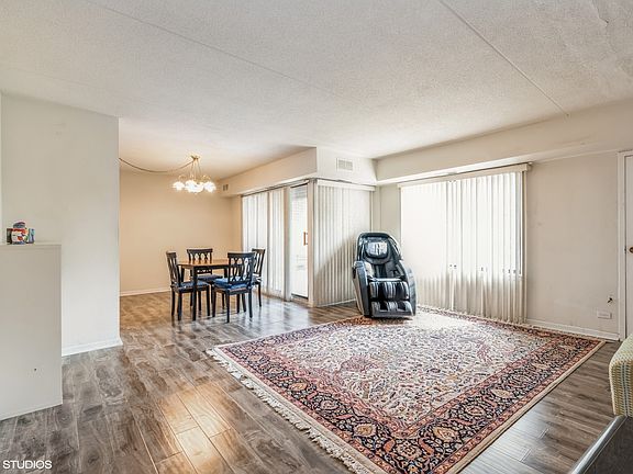 4th image of 400 Park Ave APT 201