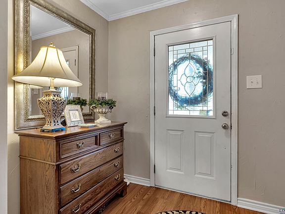 4th image of 303 Virgie St