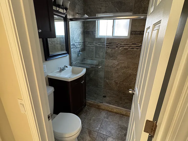 528 Laverne Ave — Photo 13