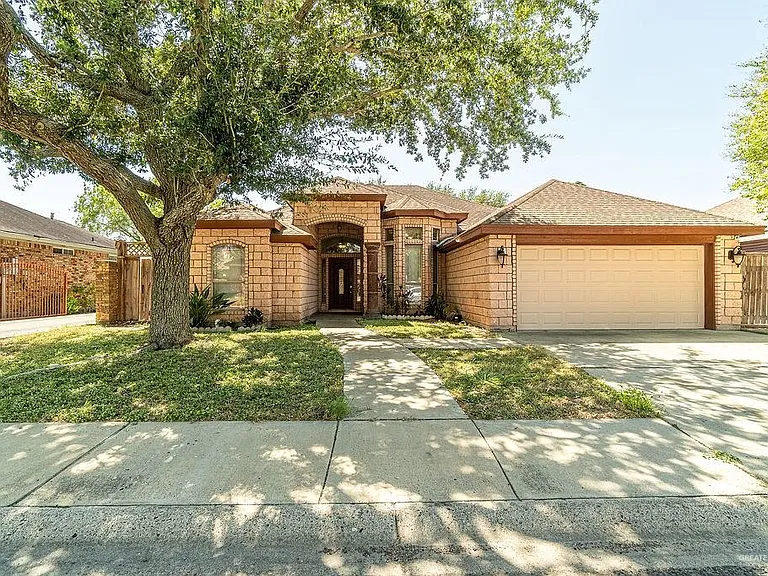 919 Hill Country Rd — Photo 1