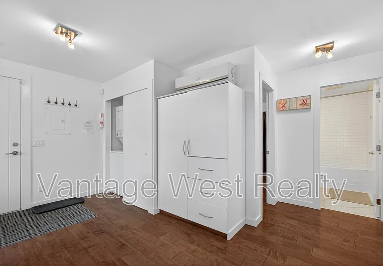 3859 Carrall Rd #3 — Photo 8