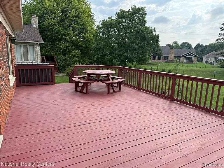 5164 Crowfoot Dr — Photo 44