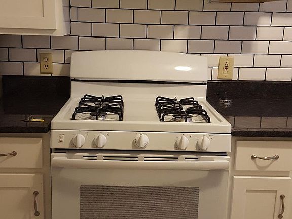 2nd image of 215 Fountain St APT B