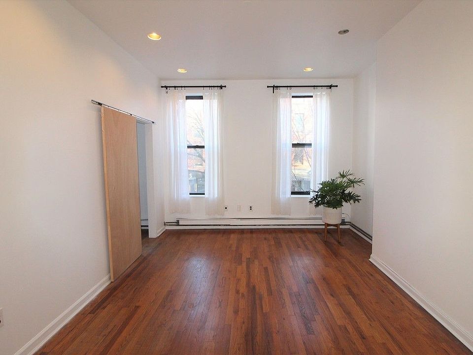 1st image of 190 Columbia St APT 2