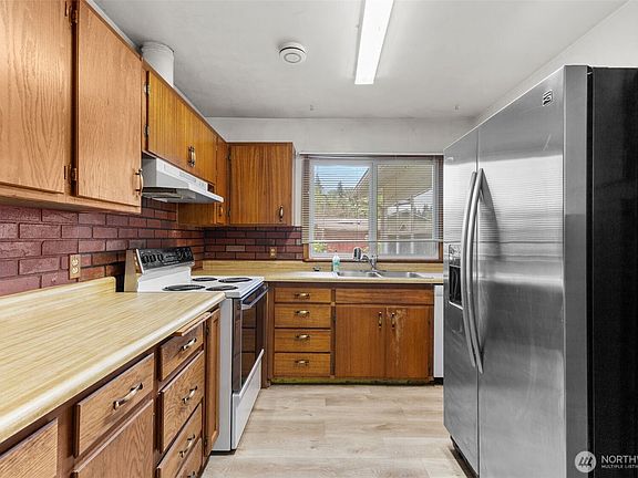 3rd image of 2709 N Street SE