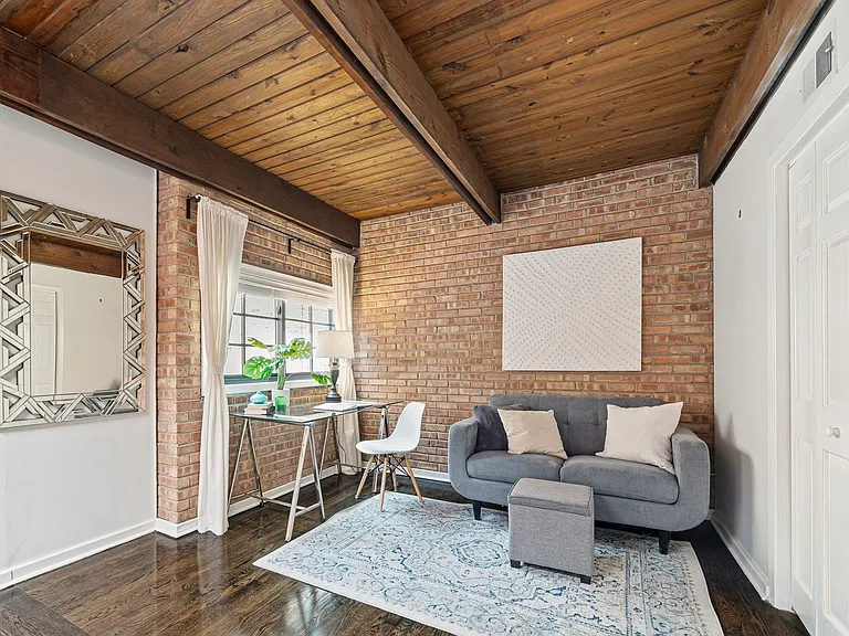 2735 N Mildred Ave #B — Photo 9