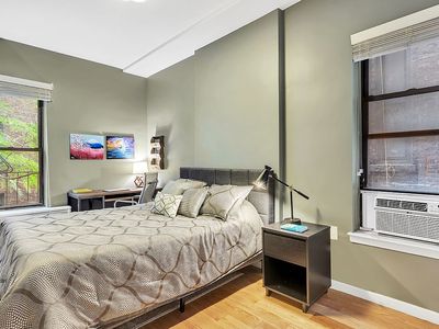 352 W 56th St APT 3C, Manhattan, NY, 10019