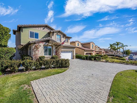 5th image of 1946 Yodel Ln