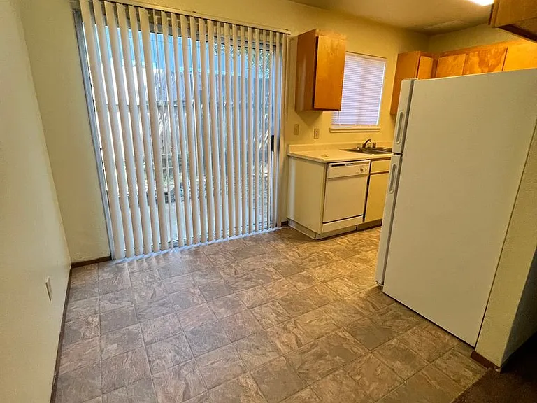 1305 Haven Ln — Photo 5