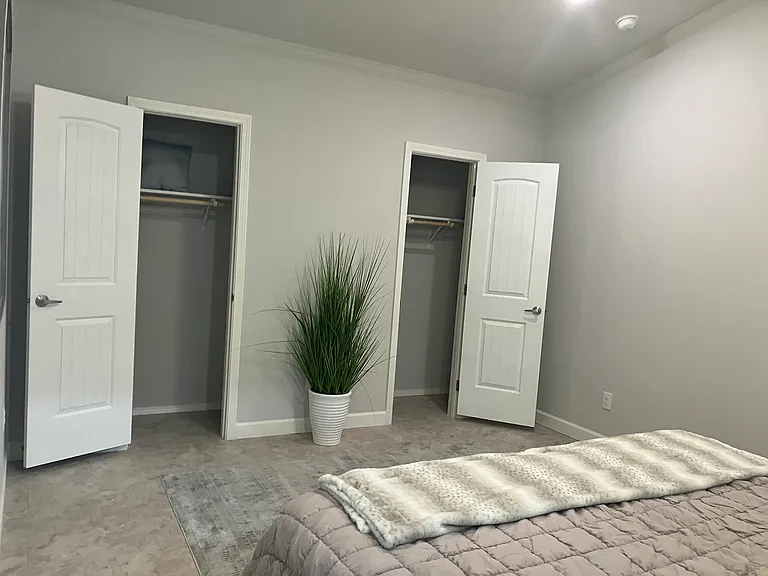 1836 Post Rd #2 — Photo 2