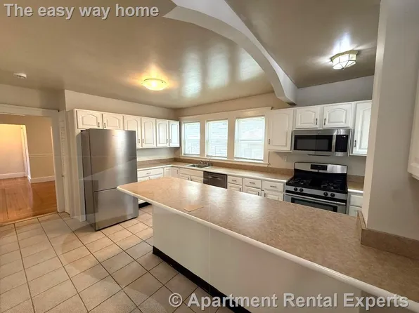 430 Broadway #1, Somerville, MA 02145