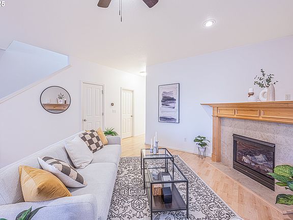 5th image of 4721 SE Sandalwood St