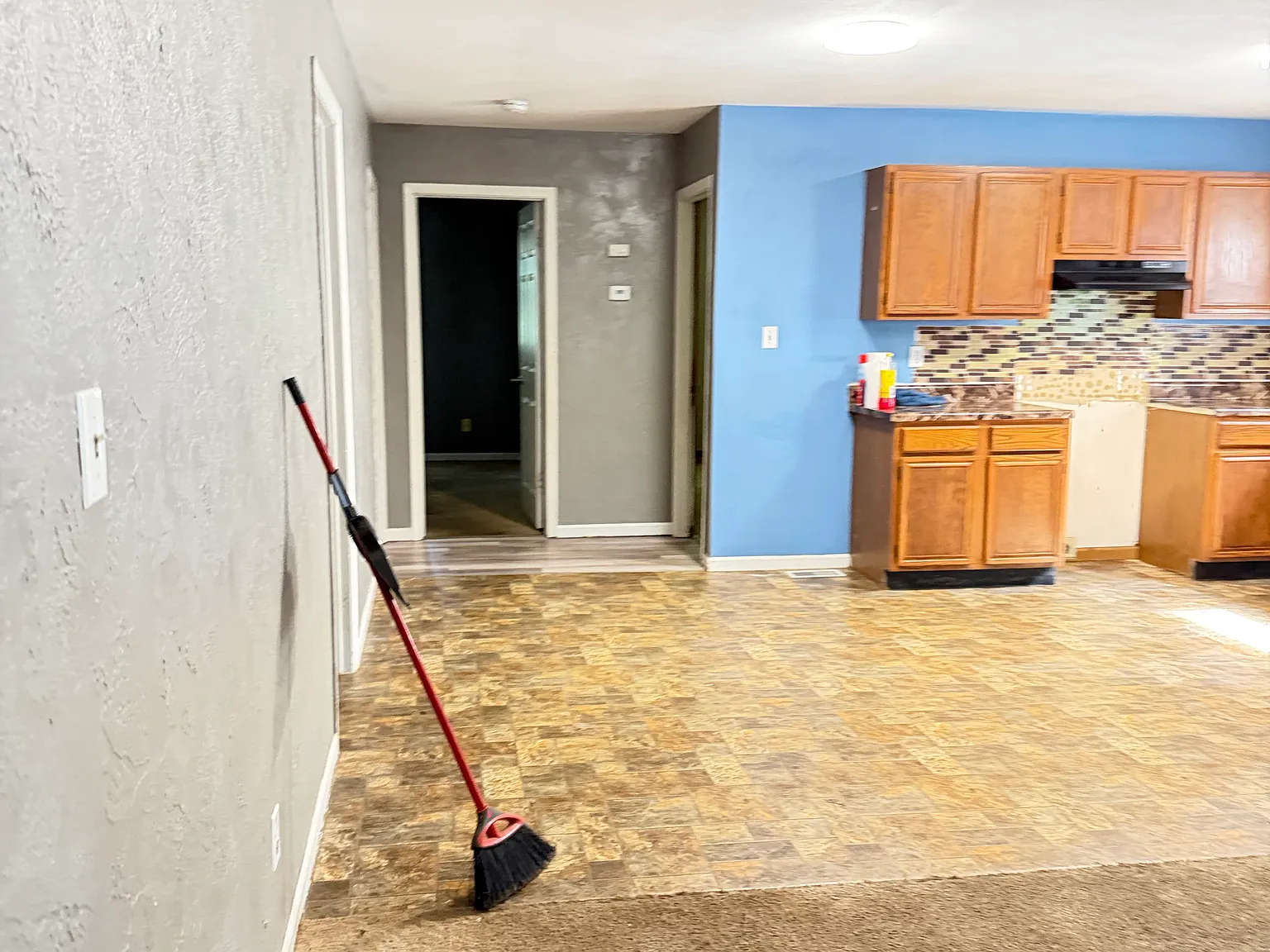 2 bed, $1,100 — Photo 2