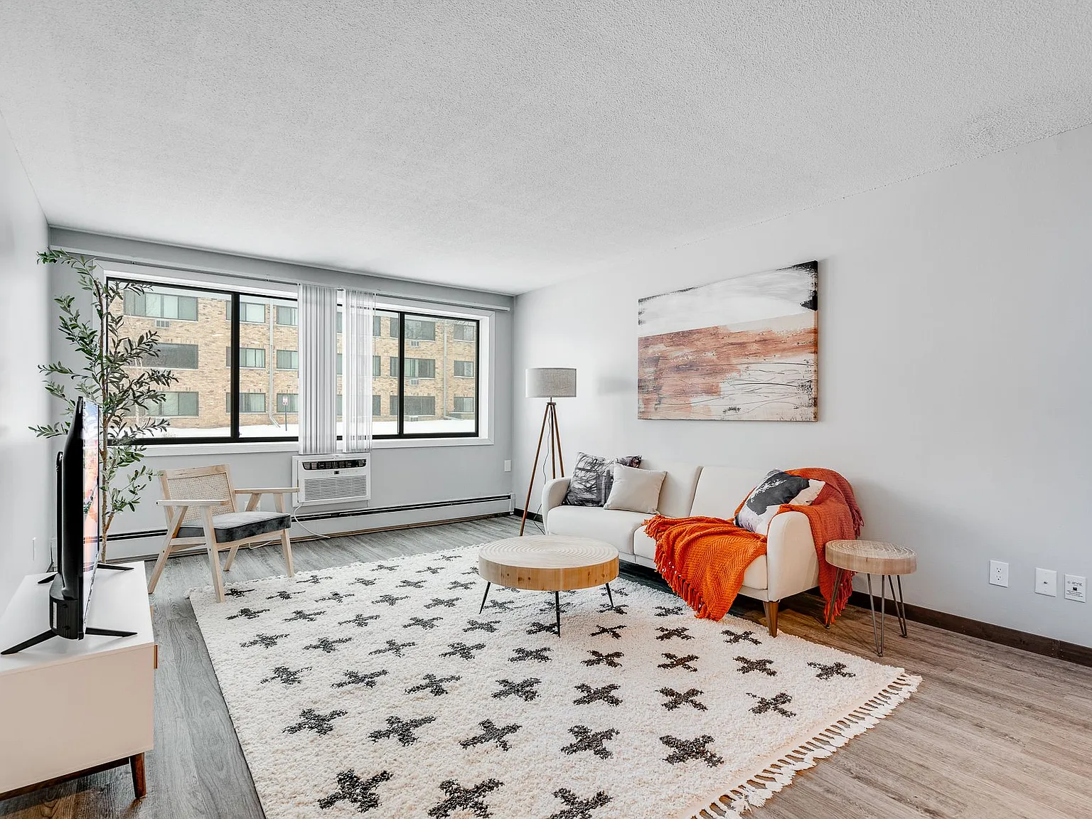 Fine Living at Aquila Park & Royal Park — Photo 1