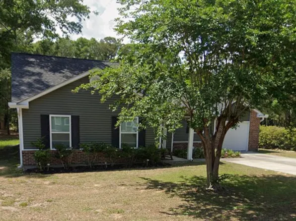 3 Avalon Dr, Beaufort, SC 29907
