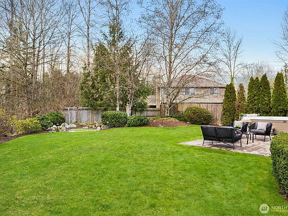 3rd image of 12150 SE 76th Place