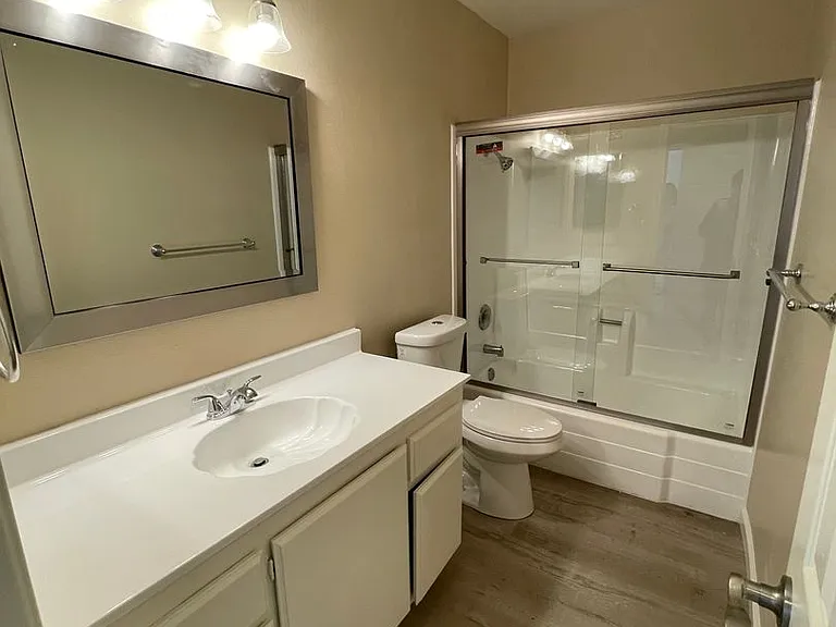 Jones Apartments — Photo 6