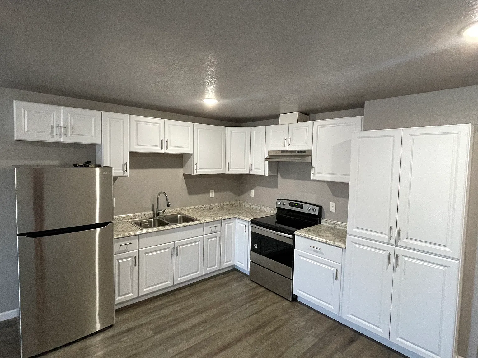 1 bed, 700 sqft, $1,200 — Photo 2
