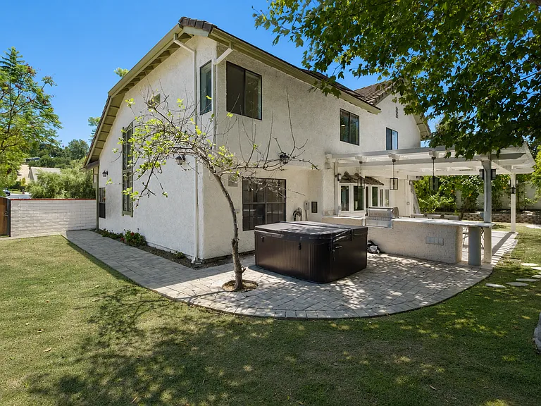4215 Balcony Dr — Photo 46