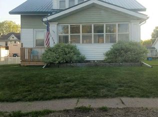 204 N 4th St, Bellevue, IA 52031