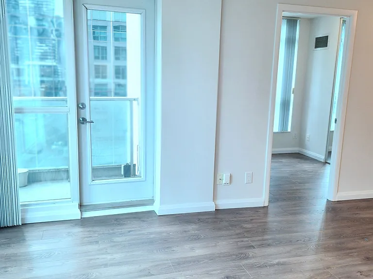 18 Yonge St #1113 — Photo 4