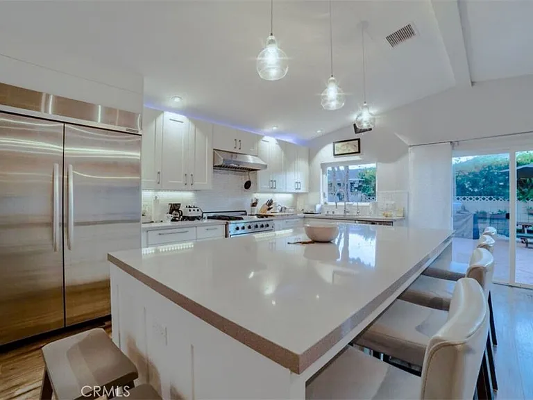 1530 Marine Ave — Photo 8
