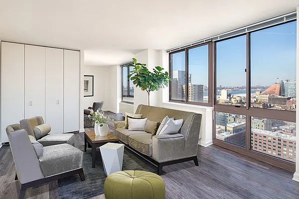 Rented by The Dermot Realty Management Company | media 62