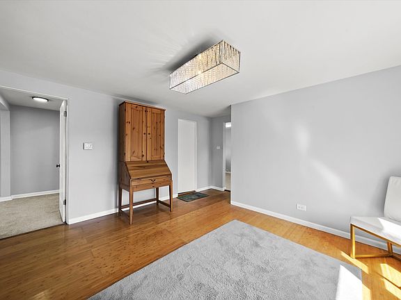 5th image of 3623 S 52nd Ct