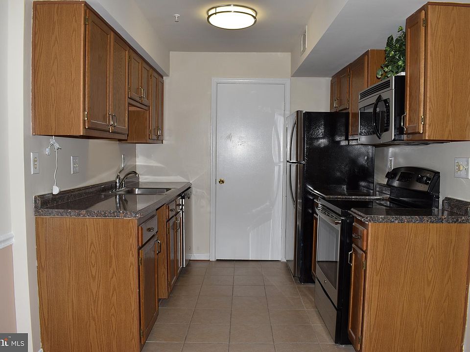 2nd image of 2511 McVeary Ct Unit 10BB