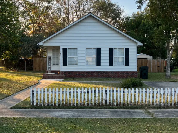 100 Chance Ln, Glennville, GA 30427