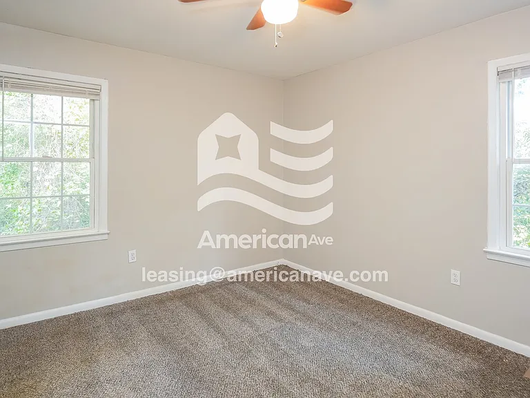 1668858_010_bedroom_14124652.jpg