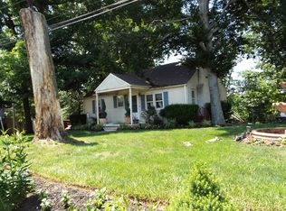 1 Sunset Hollow Rd, West Chester, PA 19380