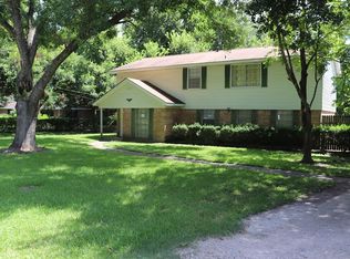 715 W Kyle Rd, Clute, TX 77531