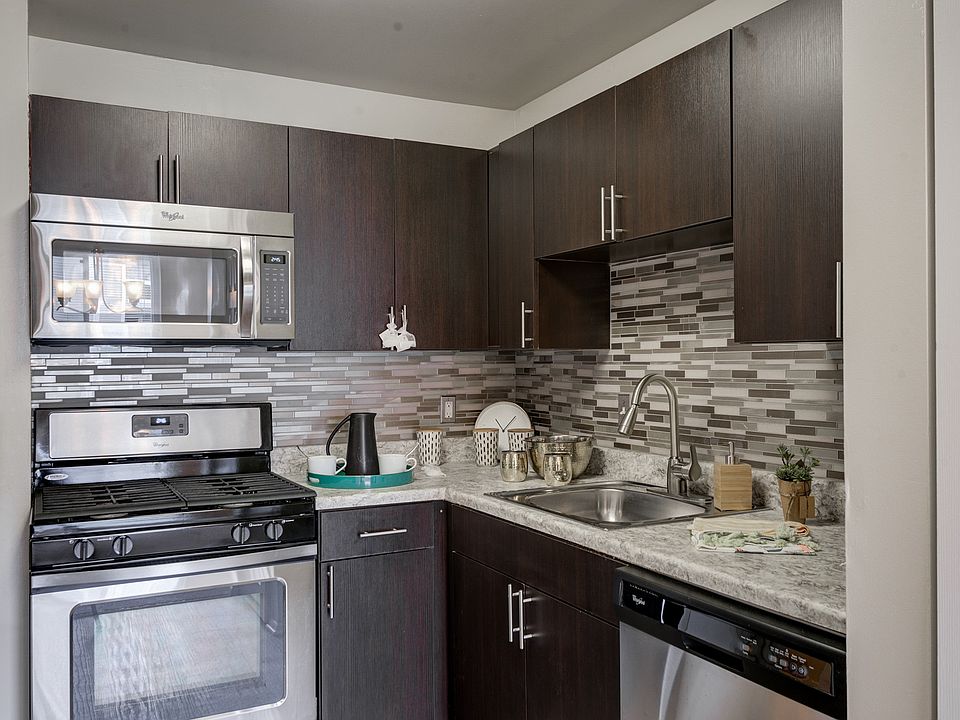 East Meadow Apartment Homes 4023 Majestic Ln Fairfax VA Zillow