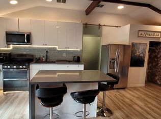 9815 Canby Ave #B, Northridge, CA 91325