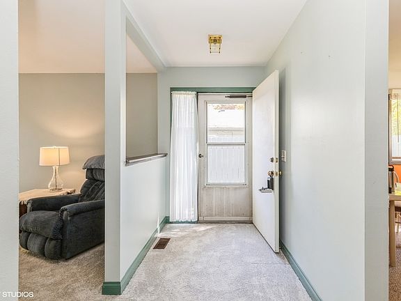 4th image of 1214 Thomas Dr
