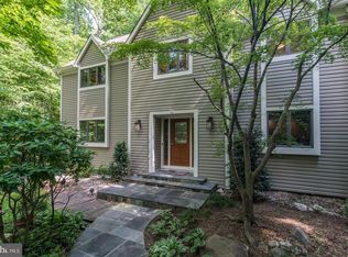 11213 Silverleaf Dr, Fairfax Station, VA 22039