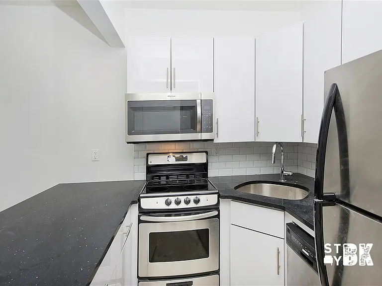 182 Kosciuszko St #2B — Photo 3