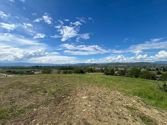 3rd image of 461 Pinnacle Rdg #94