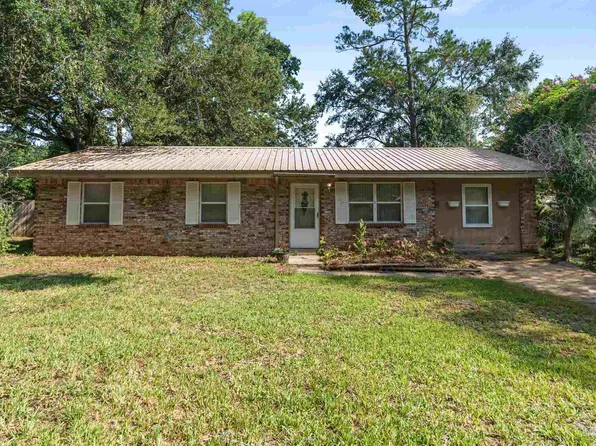 1824 Bradley St, Cantonment, FL 32533