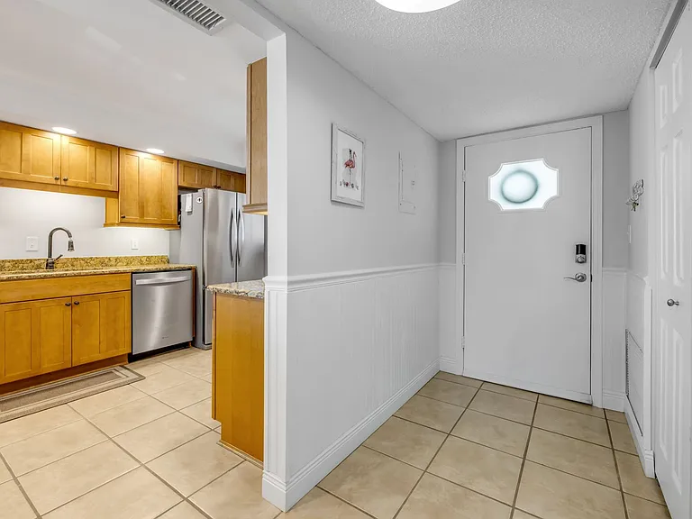 315 N Causeway C304 — Photo 4