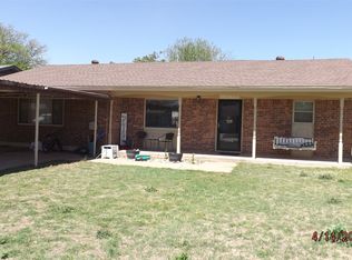 1004 NW 3rd St, Hamlin, TX 79520