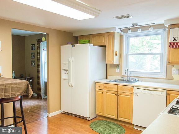 4th image of 721 Sherwood Ln